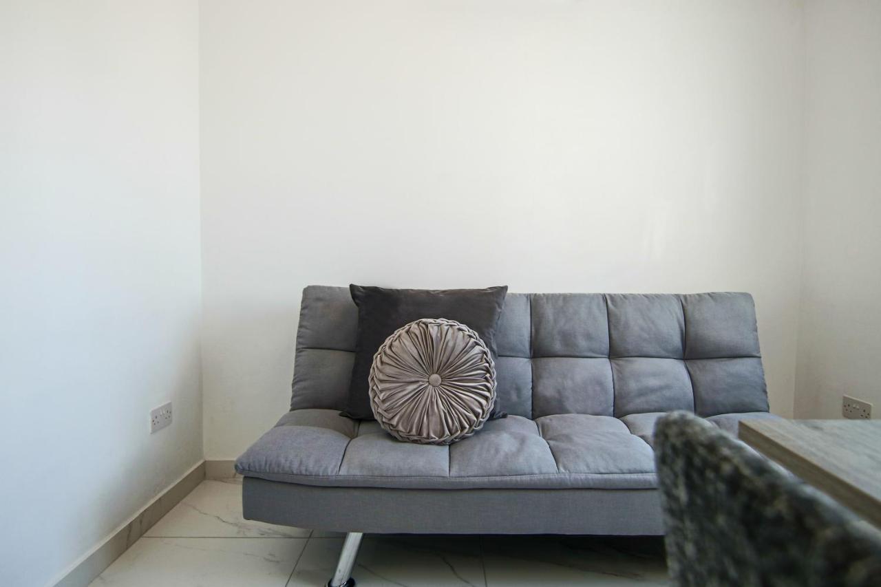 Phaedrus Living: Seaside Luxury Flat Lighthouse 66 Lägenhet Paphos Exteriör bild