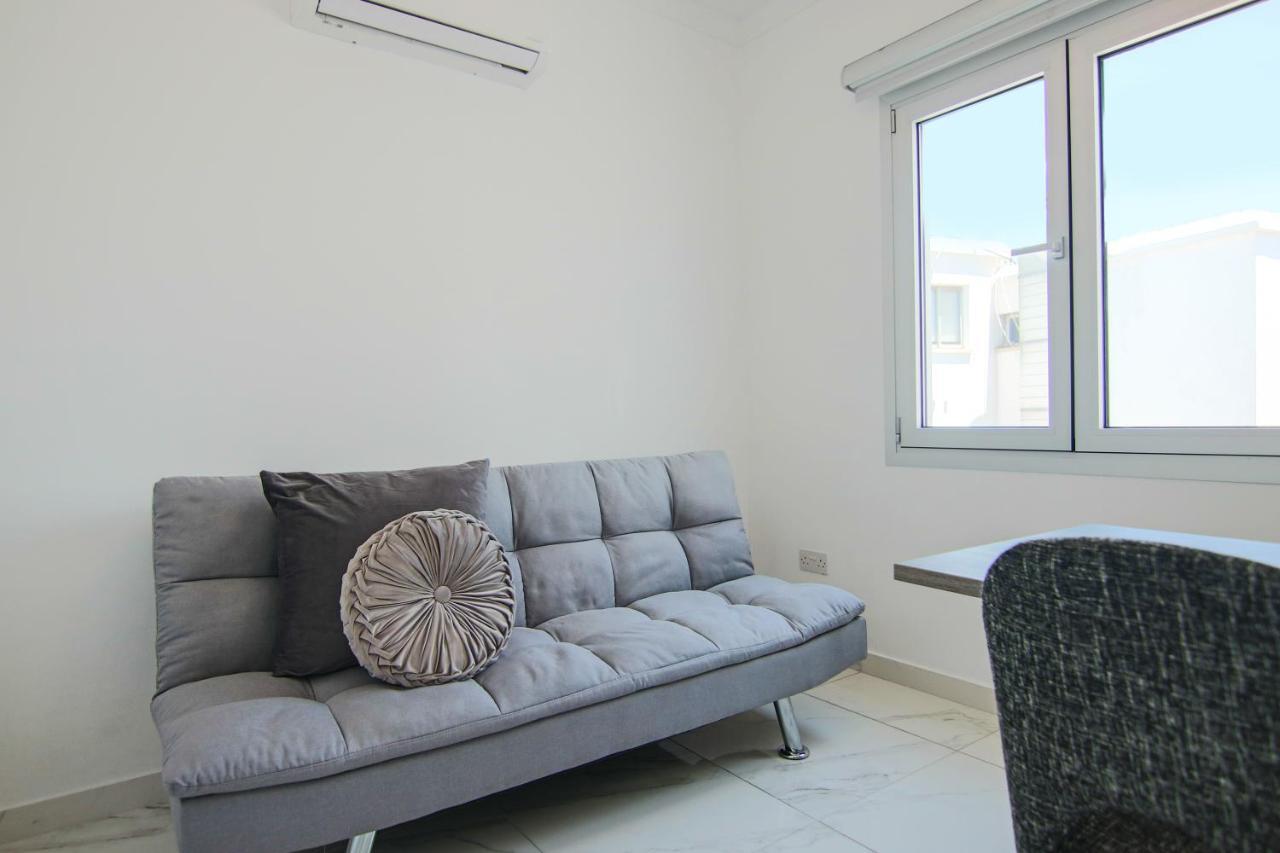 Phaedrus Living: Seaside Luxury Flat Lighthouse 66 Lägenhet Paphos Exteriör bild